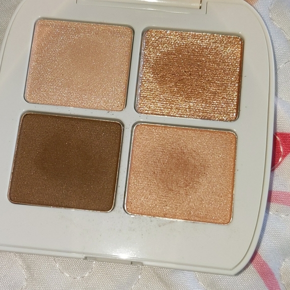Flower beauty eyeshadow quad - Picture 3 of 4
